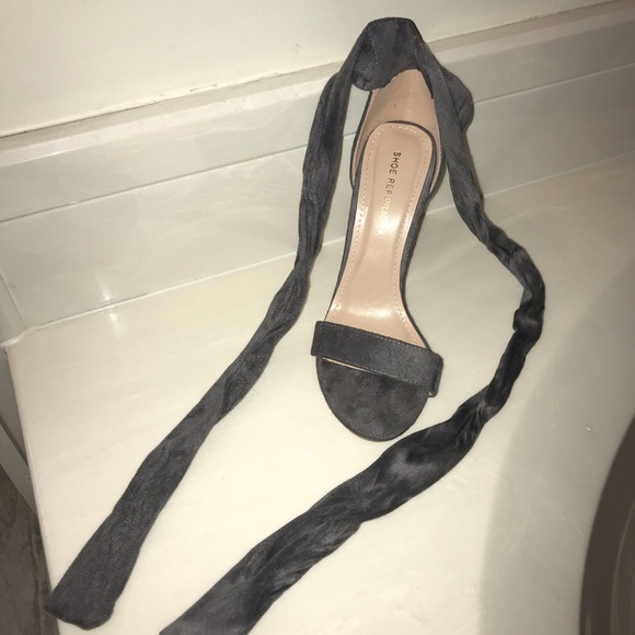 Vici collection wrap around grey heels Sz 6 - Picture 5 of 7